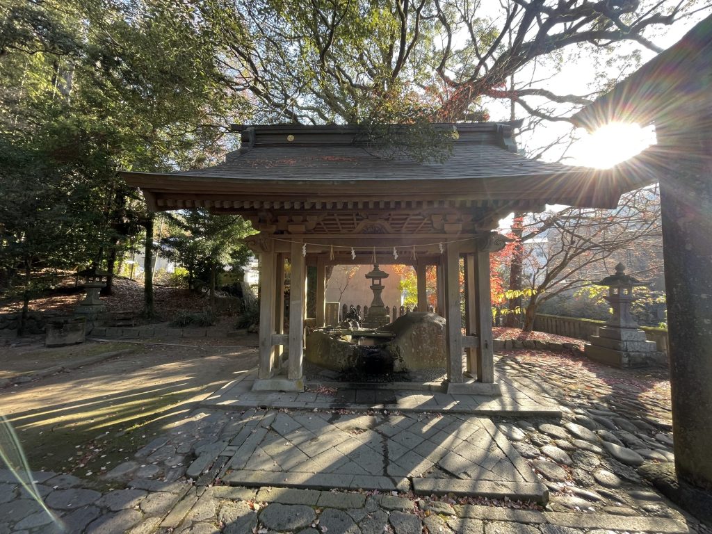 大原八幡宮　手水舎
